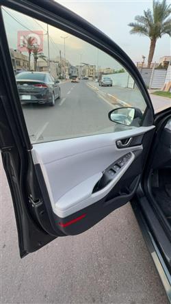 هیوندای ئایۆنیک
